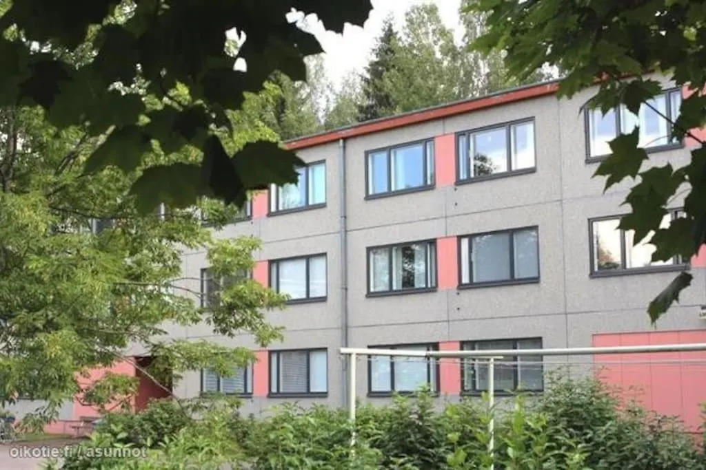 Upea 2 Makuuhuoneen Huoneisto Laehellae Lentokenttaeae! Apartamento Vantaa Finlândia